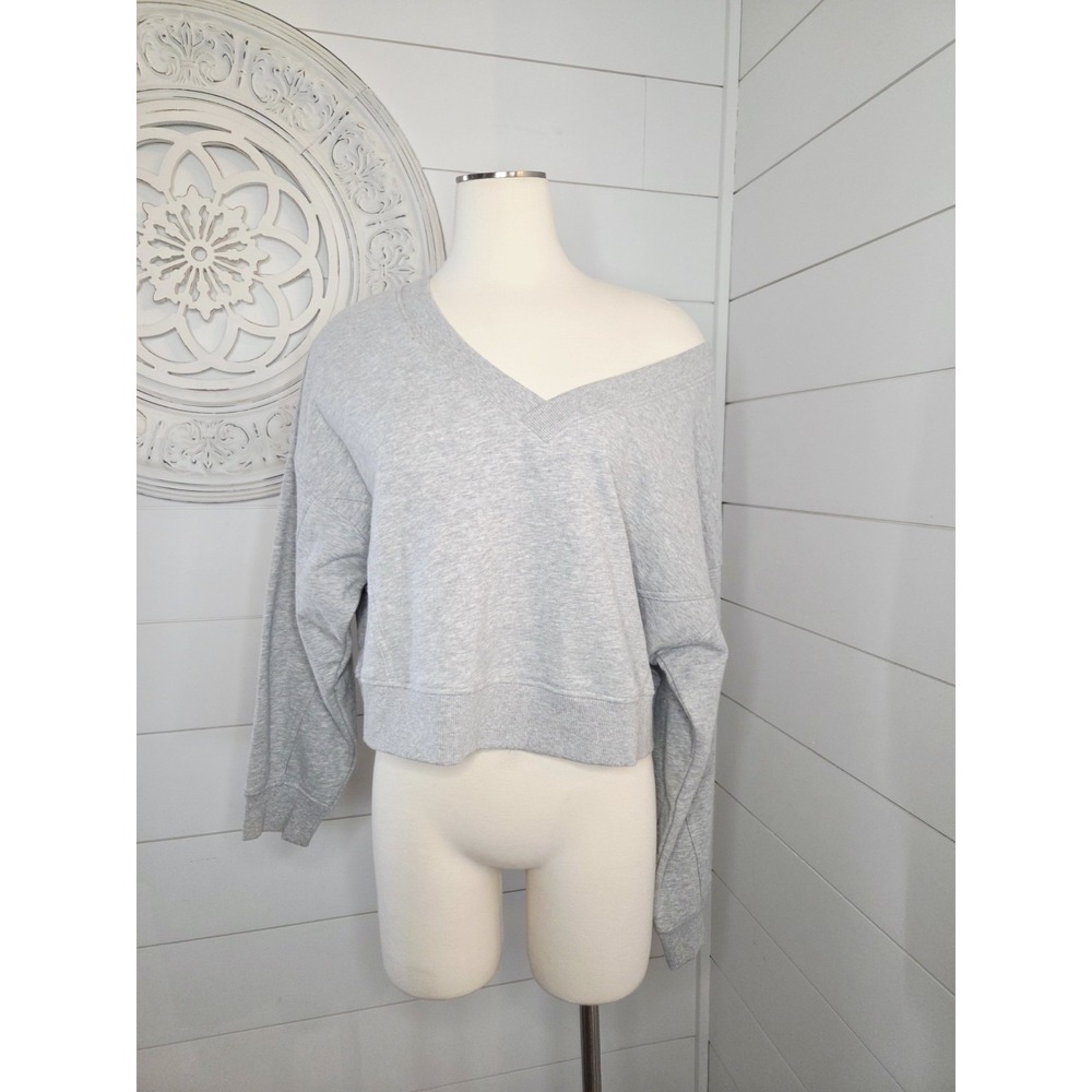 NEW Joy Lab Cropped Fit V-Neck Sweatshirt - Women’s- Gray- Size Medium Oversized
